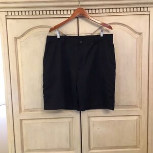 Izod Golf Men’s Black Shorts Size 38 New Condition